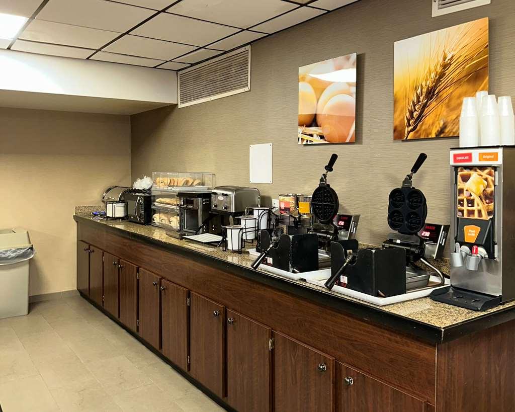 Comfort Inn Falls Church - Tysons Corner Restaurace fotografie